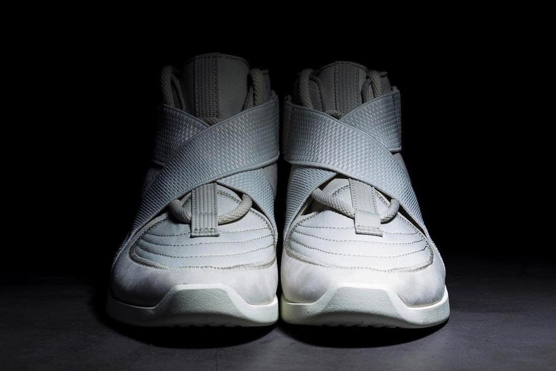 Photos De La Nike Air Fear of God 180 "Light Bone"