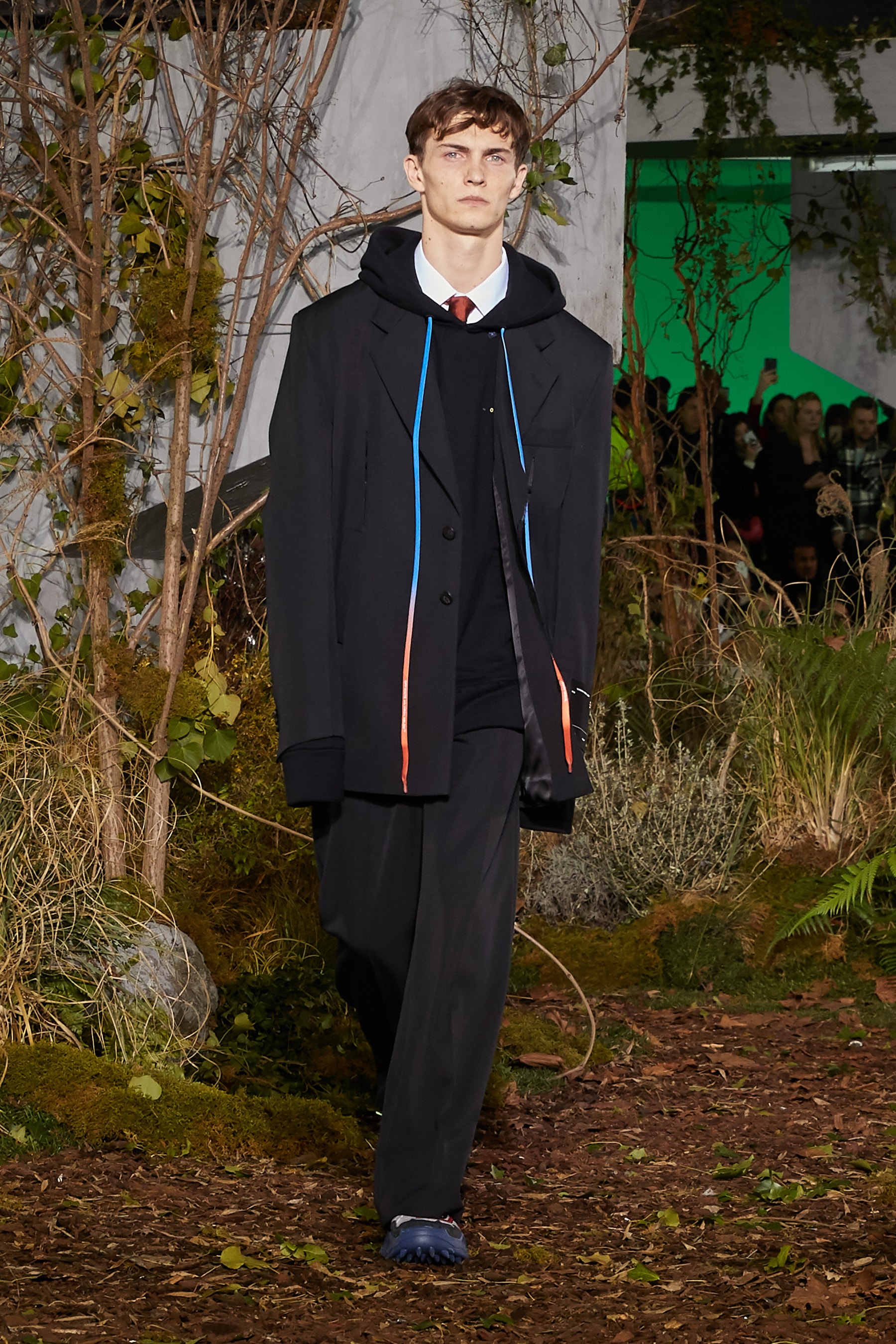Off-White : Tous Les Looks Du Défilé 