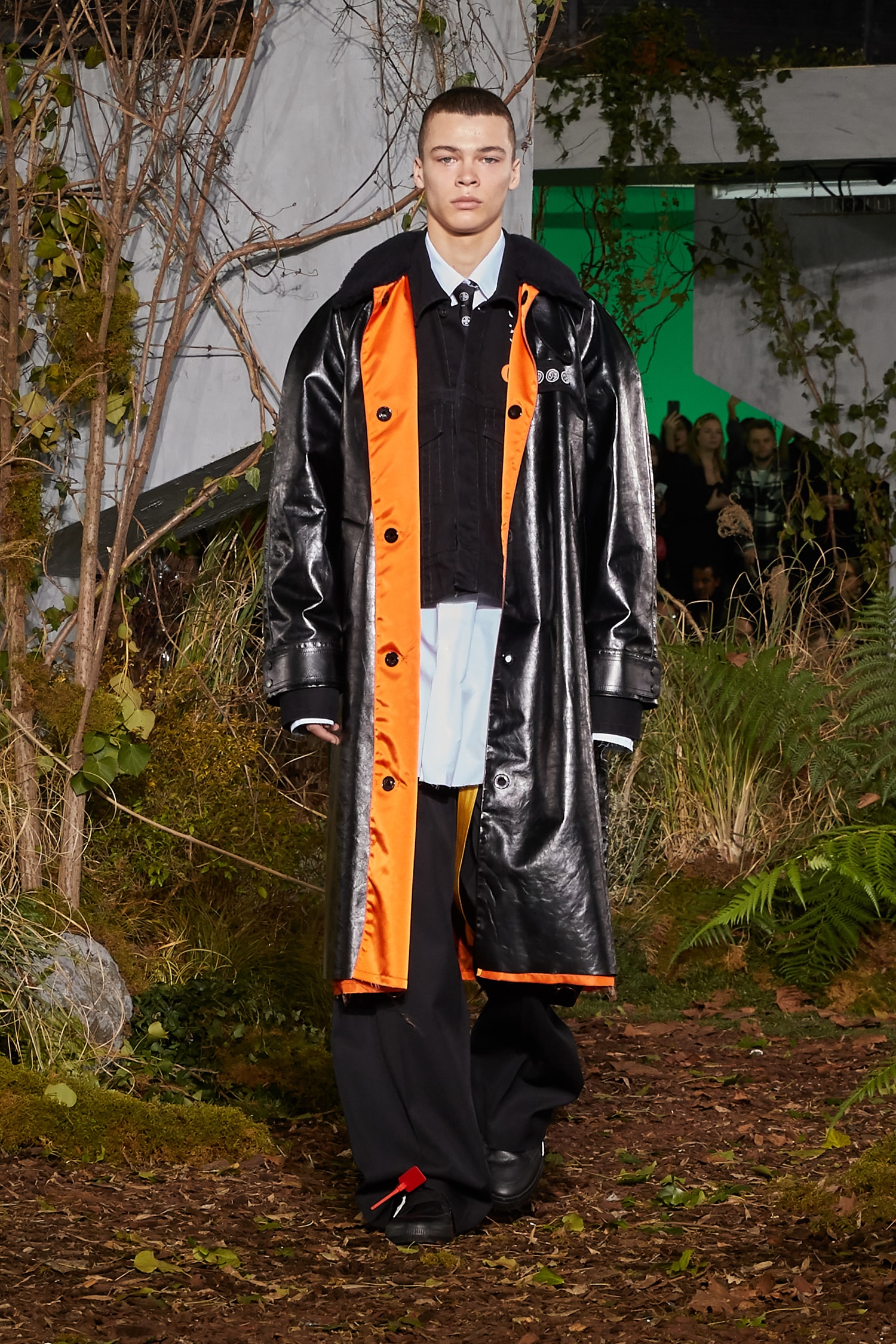 Off-White : Tous Les Looks Du Défilé 