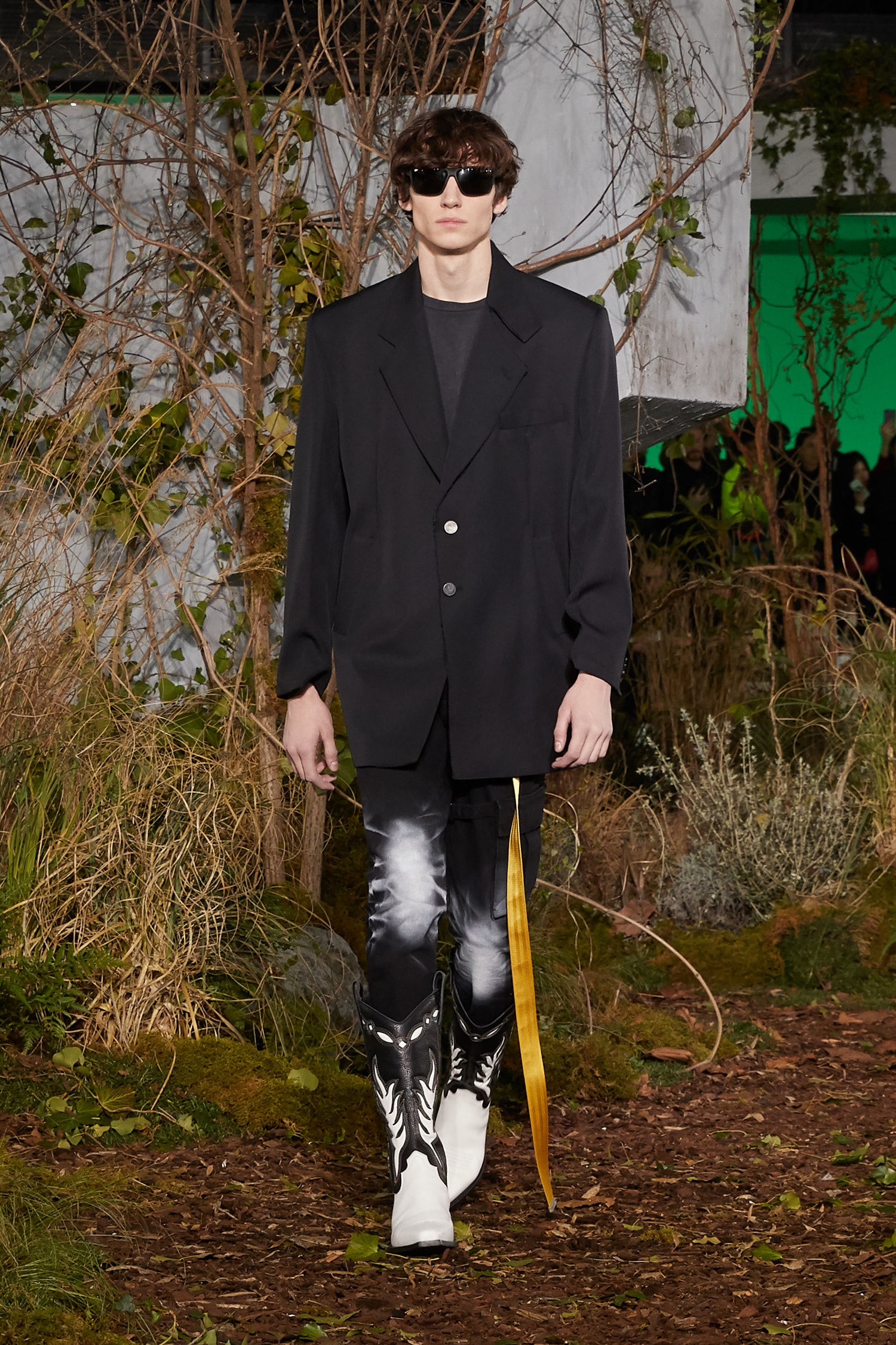 Off-White : Tous Les Looks Du Défilé 
