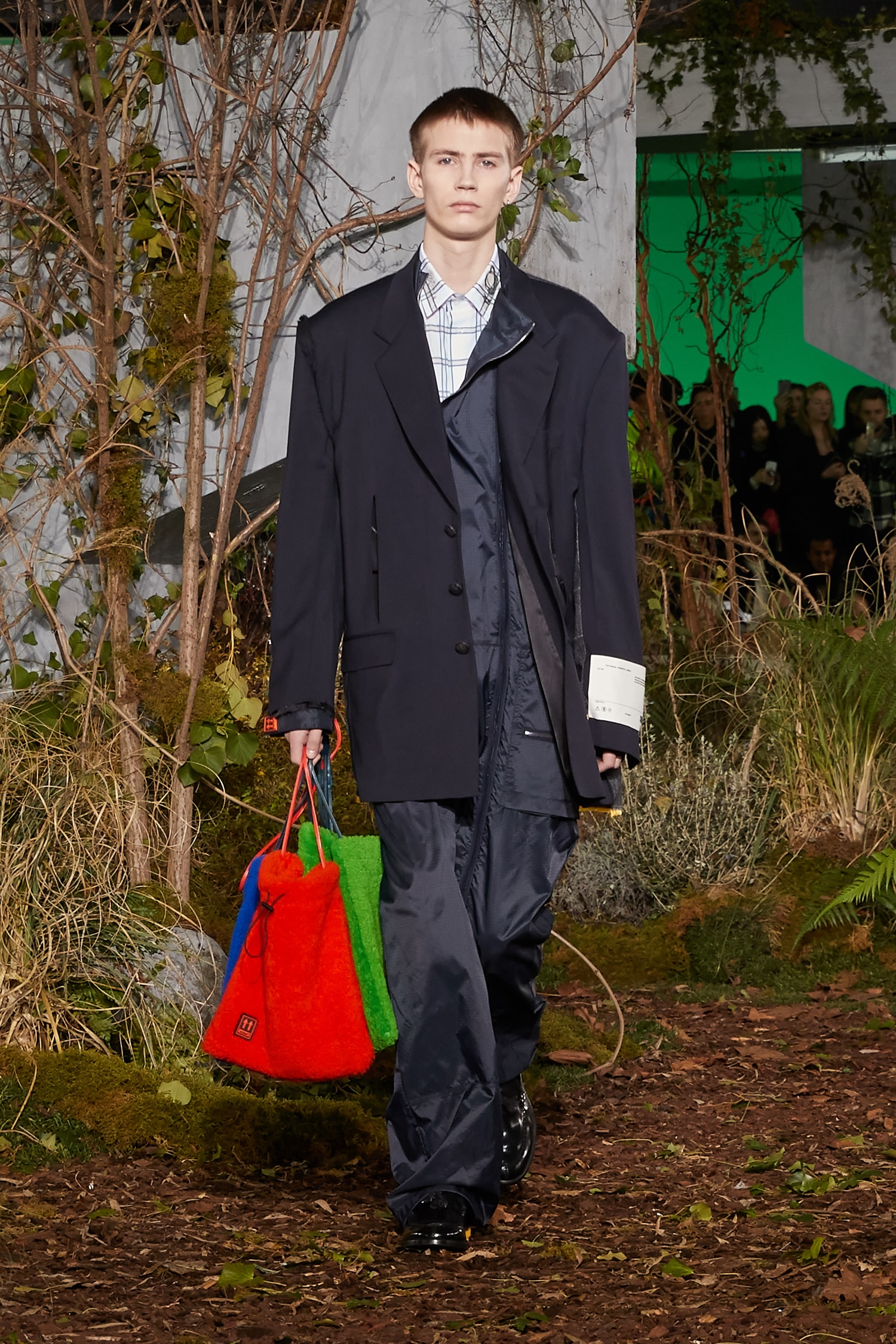 Off-White : Tous Les Looks Du Défilé 