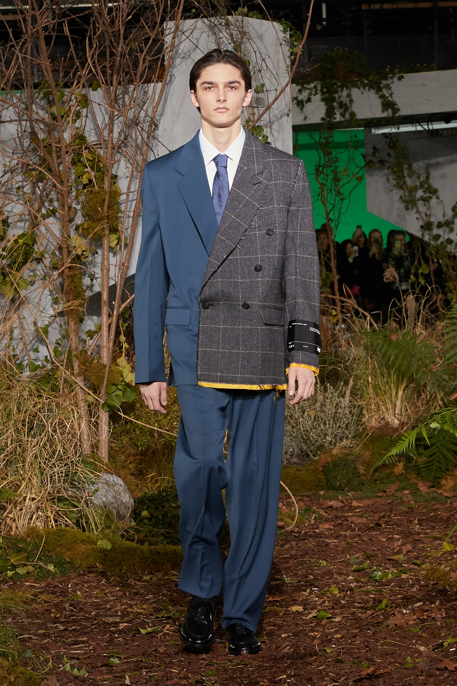 Off-White : Tous Les Looks Du Défilé 