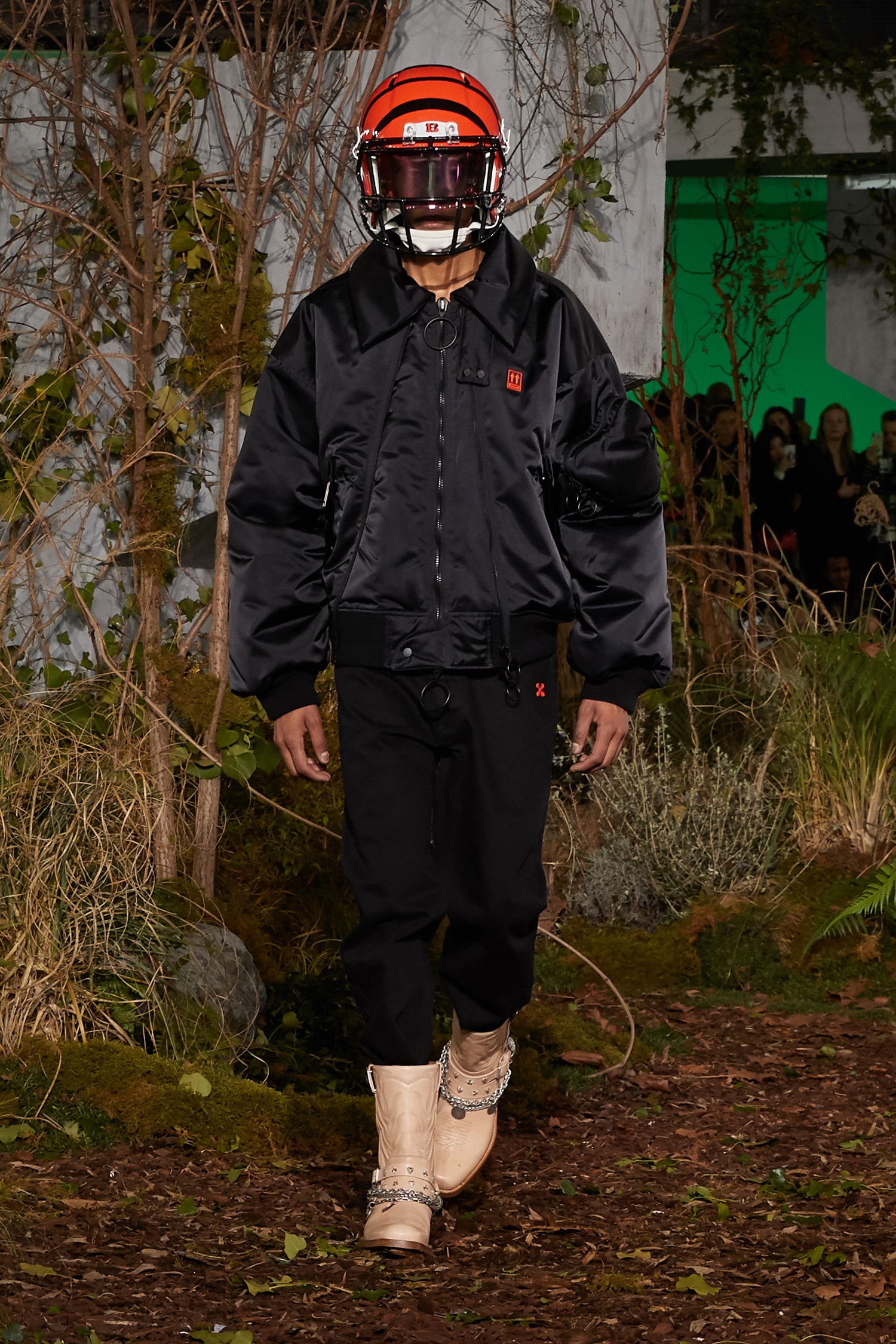 Off-White : Tous Les Looks Du Défilé 