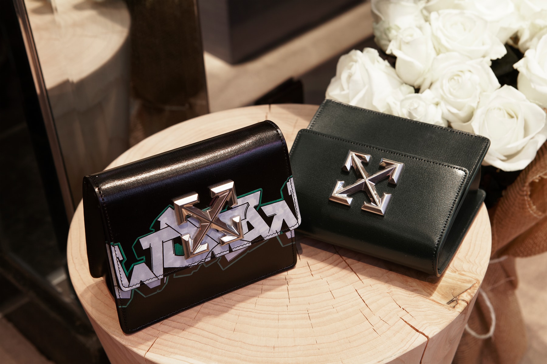 Off-white : Acheter Des Produits En Avant-Première Mondiale A Paris 