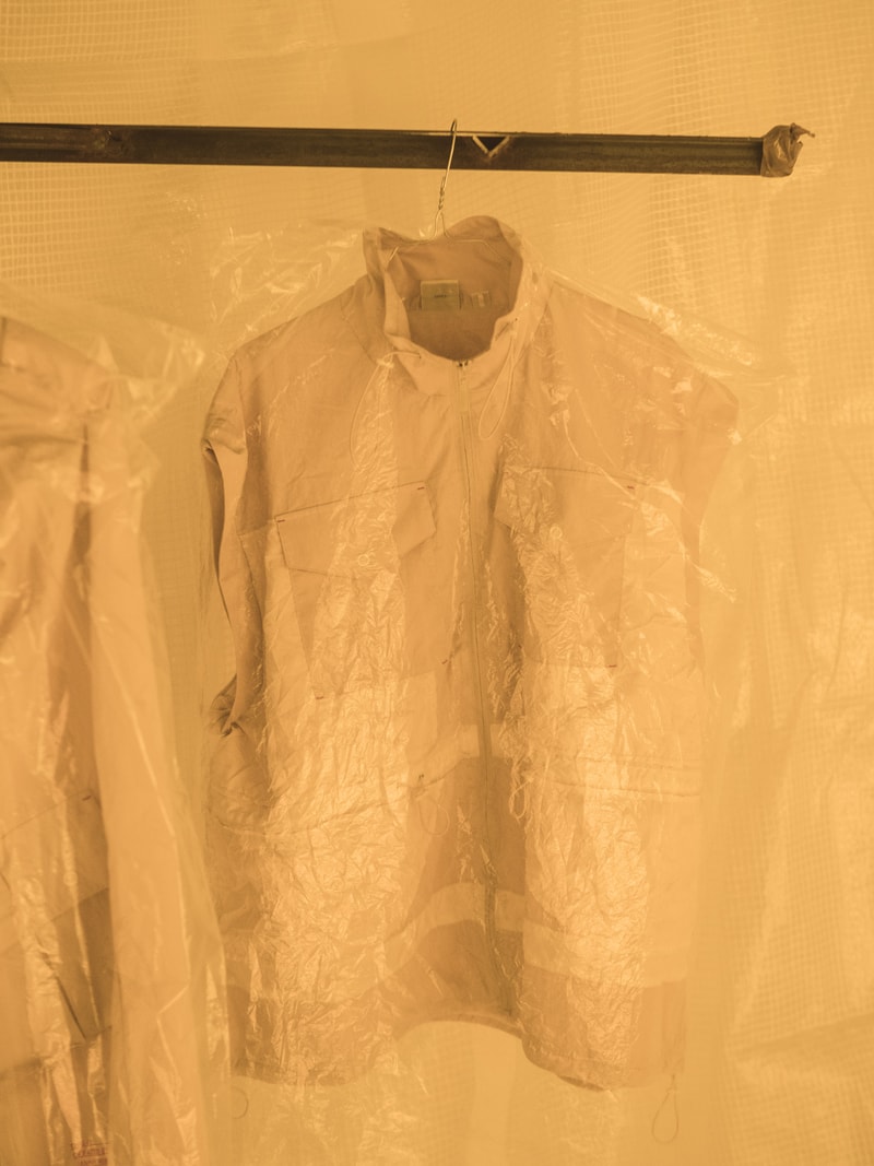 Mannequins Enfermés Dans Des Cages De Verre, Han Kjøbenhavn Et PUMA Questionnent Le Futur Dans Leur Installation