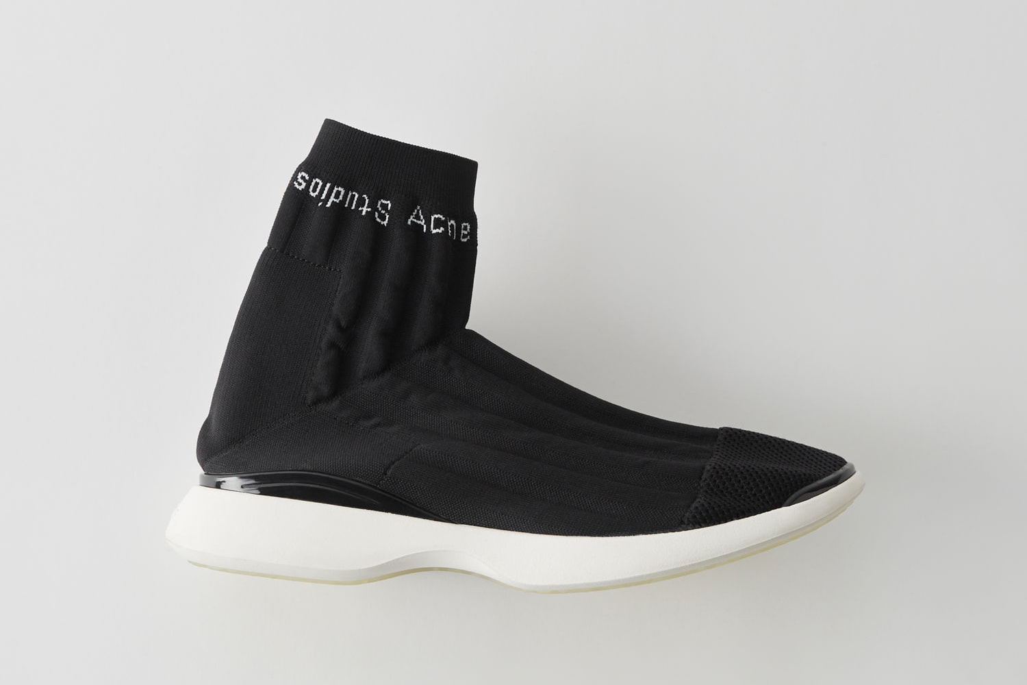 Photo Des Pièces Soldées D'Acne Studios