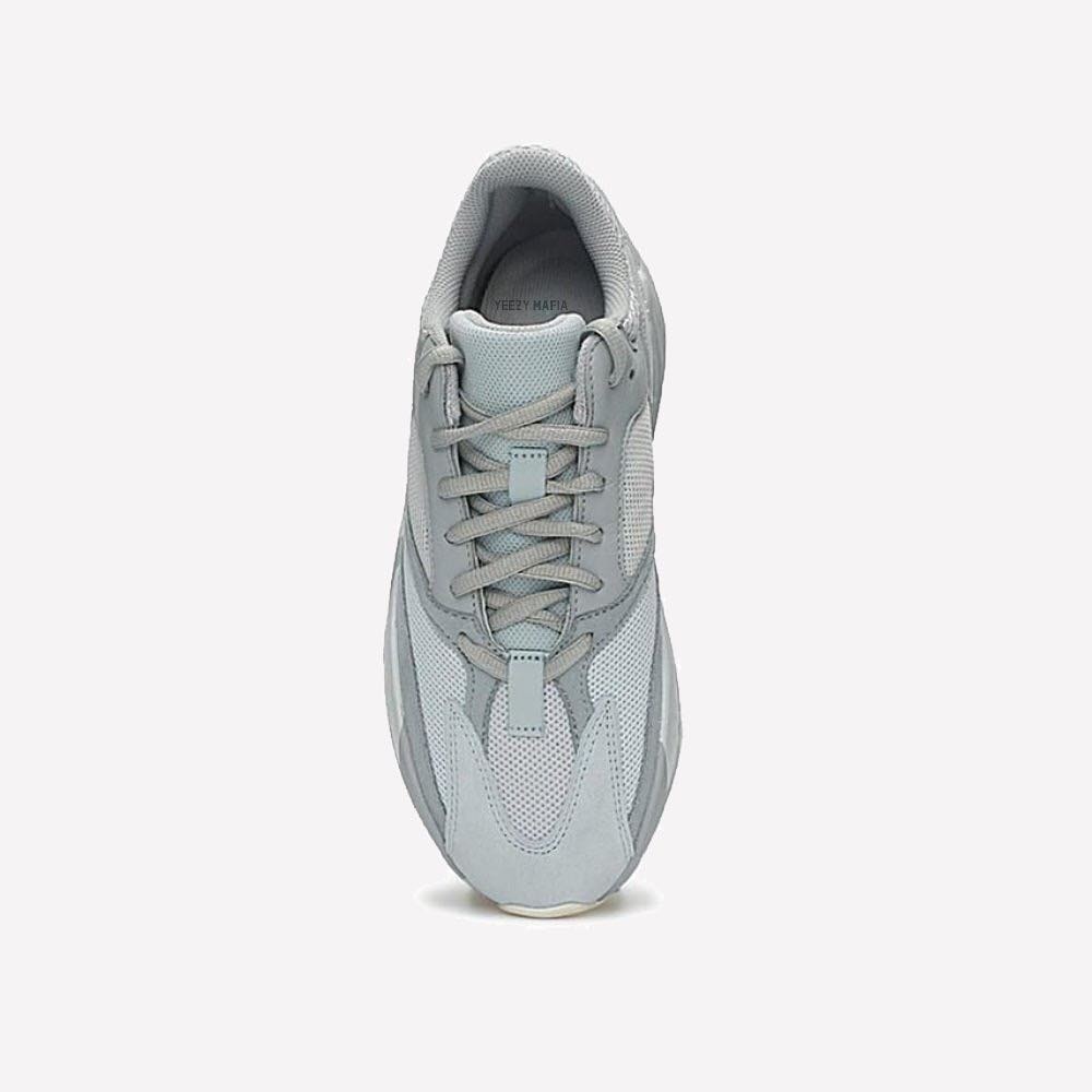 Photo De La YEEZY BOOST 700 "Inertia"
