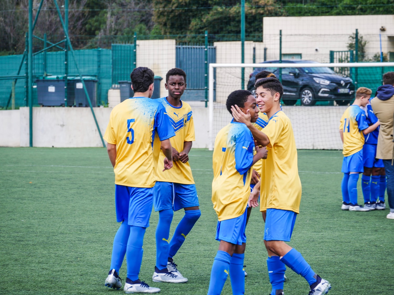 Photos - Une Matinée Au Coeur Du Football Amateur Marseillais Avec Le S.O Caillols