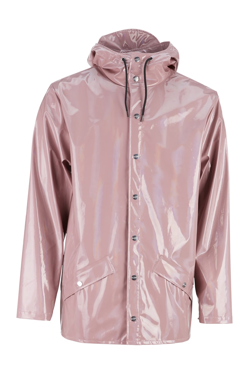 RAINS Dévoile Une Collection Capsule Aux Accents Irisés