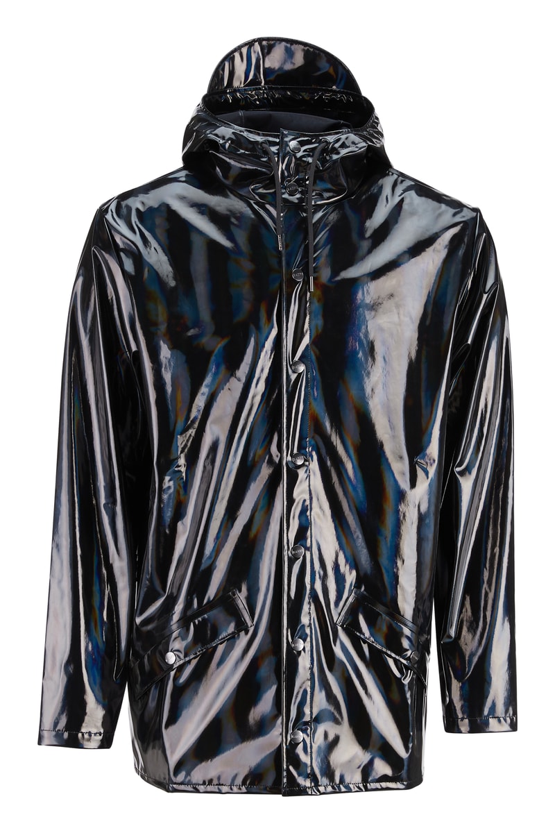 RAINS Dévoile Une Collection Capsule Aux Accents Irisés