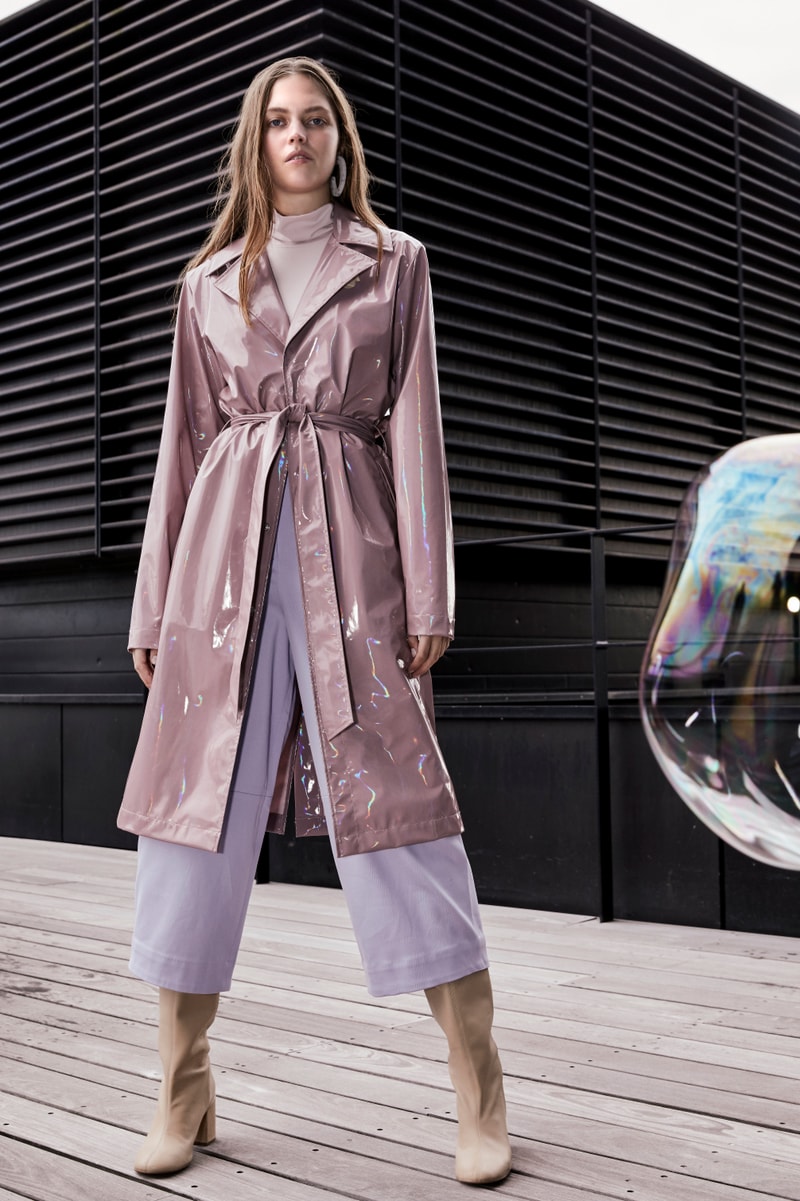 RAINS Dévoile Une Collection Capsule Aux Accents Irisés