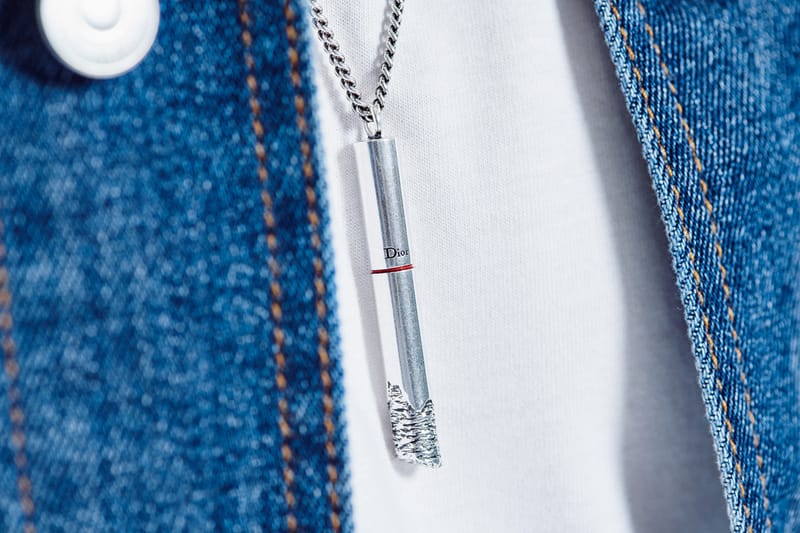 Le Nouvel Accessoire De Dior Est Une Cigarette En Métal