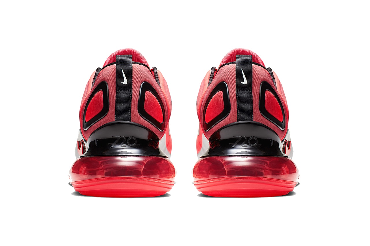 Photo Nike Air Max 720 "University Red"