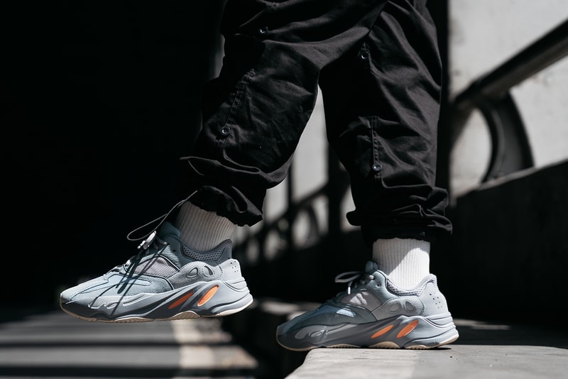Photo YEEZY BOOST 700 "Inertia"