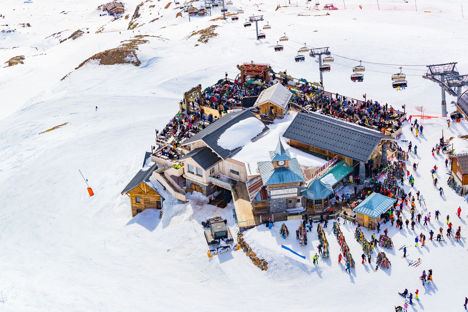 Le Festival Tomorrowland A T-Il Réussi À Dompter Les Montagnes De L'Alpes D'Huez Pour Sa Première Édition Hivernale ?