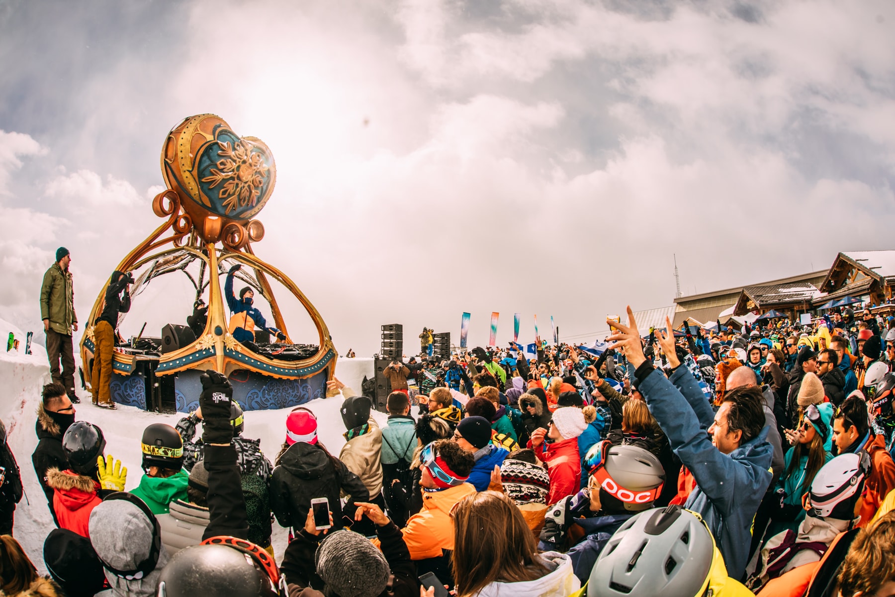 Le Festival Tomorrowland A T-Il Réussi À Dompter Les Montagnes De L'Alpes D'Huez Pour Sa Première Édition Hivernale ?