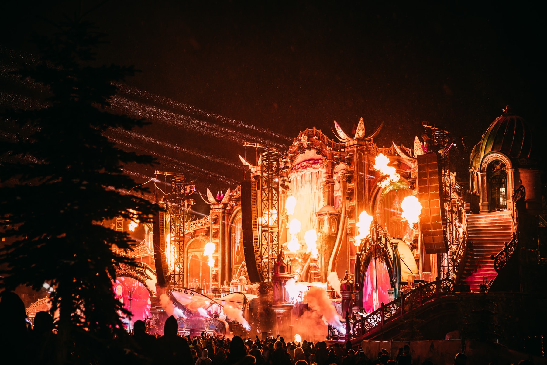 Le Festival Tomorrowland A T-Il Réussi À Dompter Les Montagnes De L'Alpes D'Huez Pour Sa Première Édition Hivernale ?