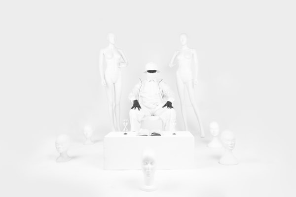 DEPEND OF YOURSELF S'Illustre Dans Un Nouvel Editorial