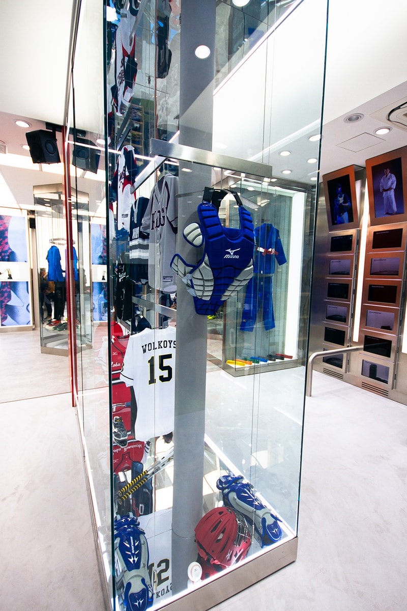Voici Ce Qui S'Est Passé Lors De La Soirée De Lancement De MIZUNO À Shinzo Paris