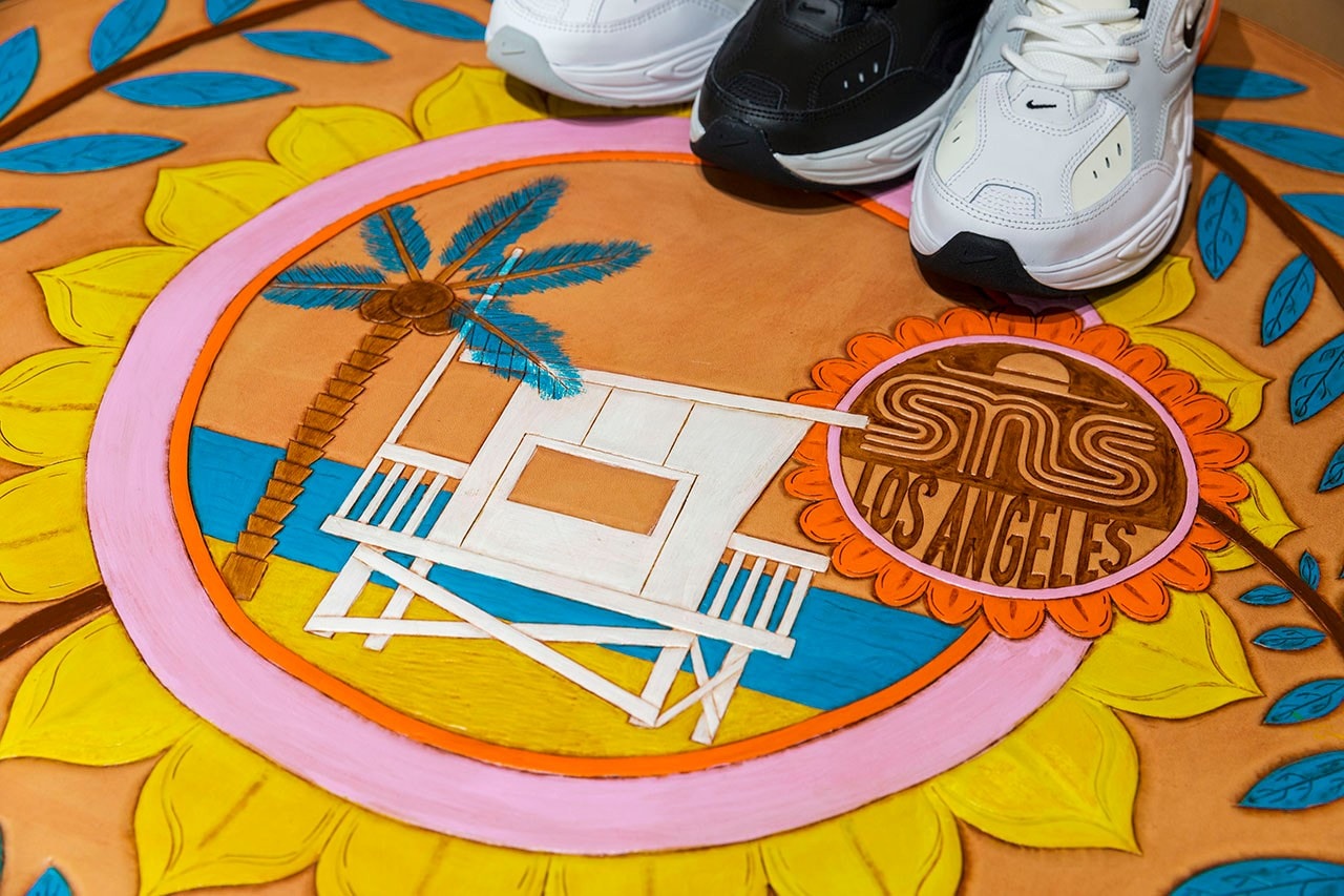 Rentrez dans la boutique Sneakernstuff de Los Angeles
