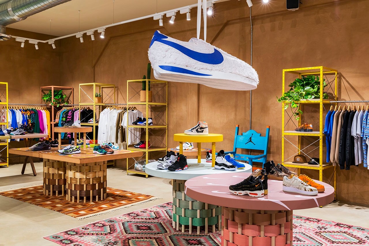 Rentrez dans la boutique Sneakernstuff de Los Angeles