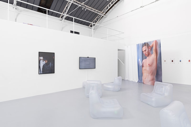 Photo De L'Exposition "INFLUENCERS" De Ben Elliott