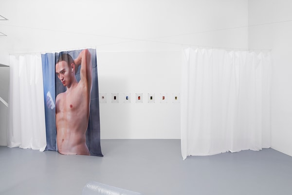 Photo De L'Exposition "INFLUENCERS" De Ben Elliott