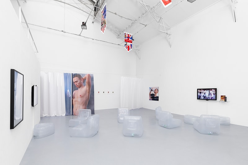 Photo De L'Exposition "INFLUENCERS" De Ben Elliott