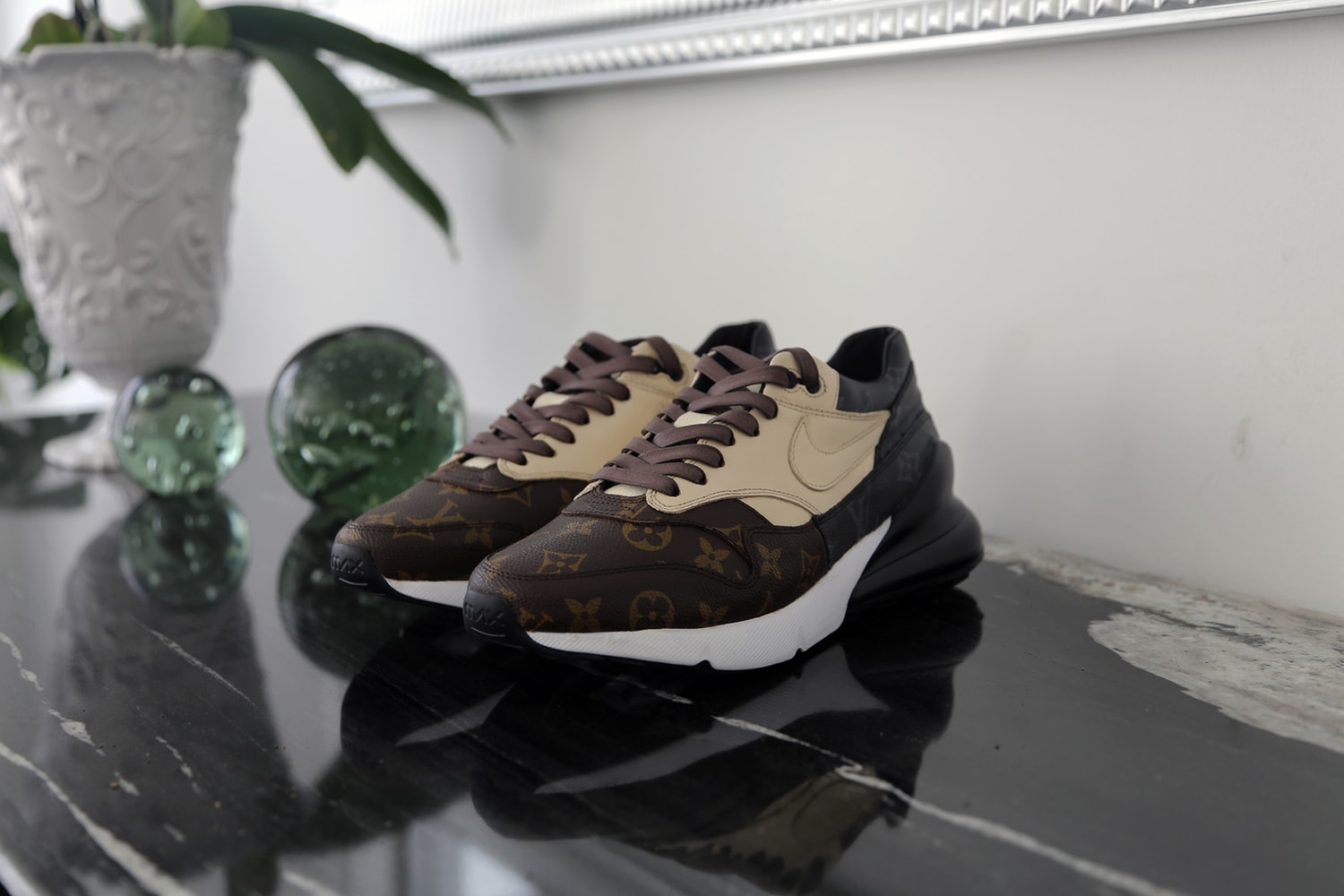Photo De La Air Max 271 x Louis Vuitton