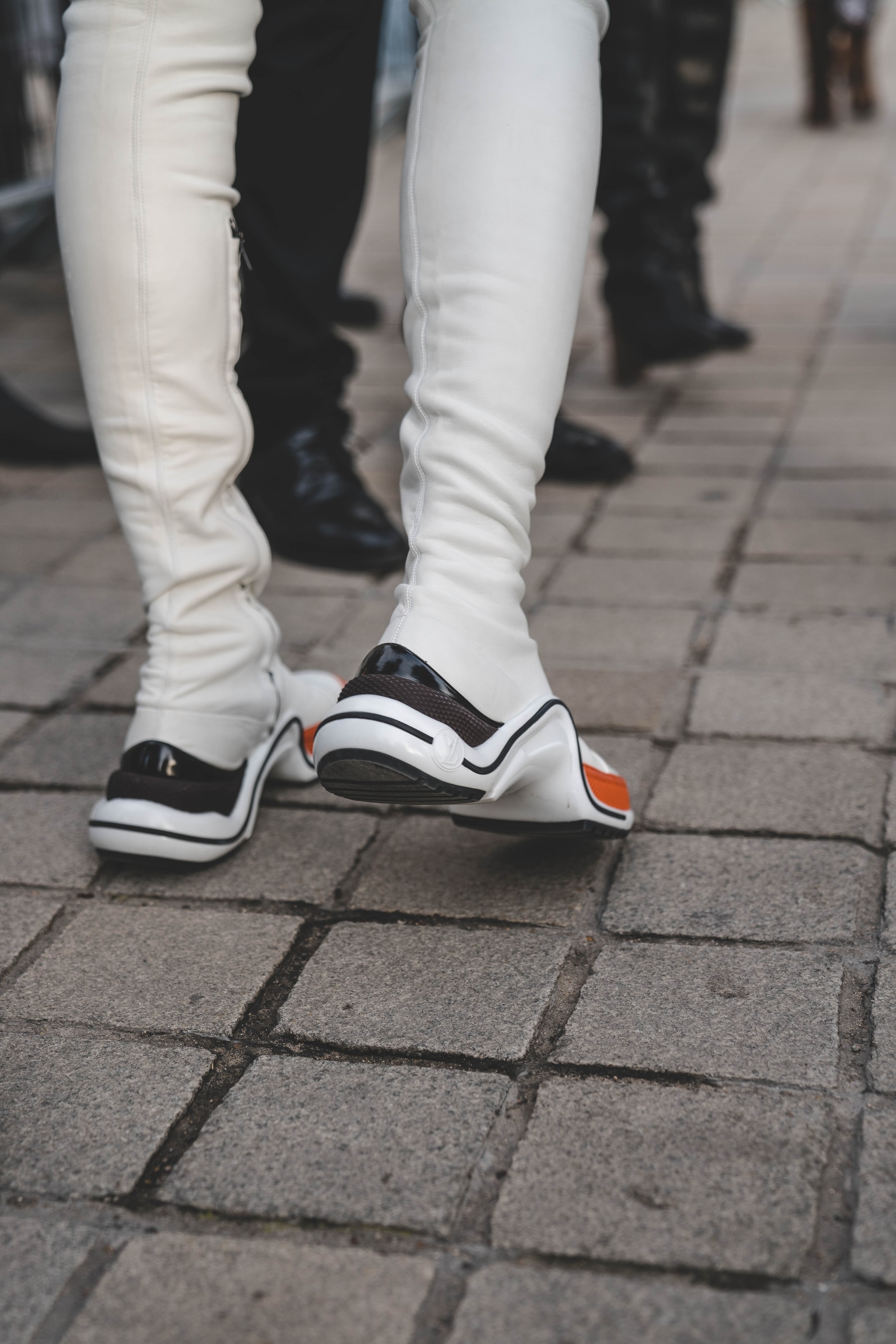 Les Streetstyles Du Défilé Louis Vuitton À Paris
