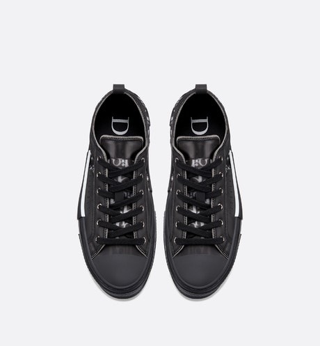 Dior met en vente la version "Black Oblique" de sa sneaker "B23"