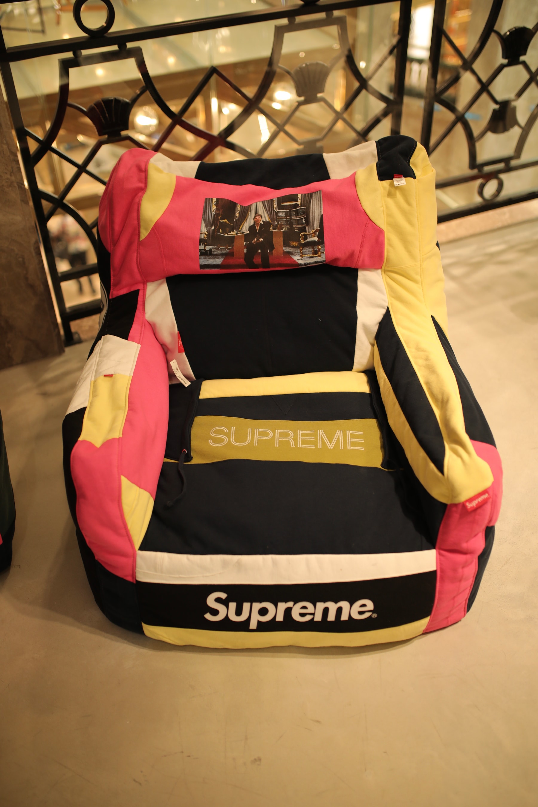 Nike, Supreme, Guess... Sean Wotherspoon et Darren Romanelli recyclent des pièces pour les Galeries Lafayette