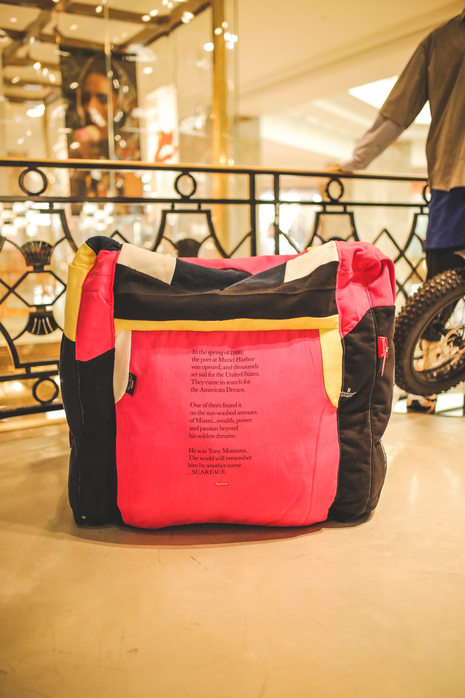 Nike, Supreme, Guess... Sean Wotherspoon et Darren Romanelli recyclent des pièces pour les Galeries Lafayette