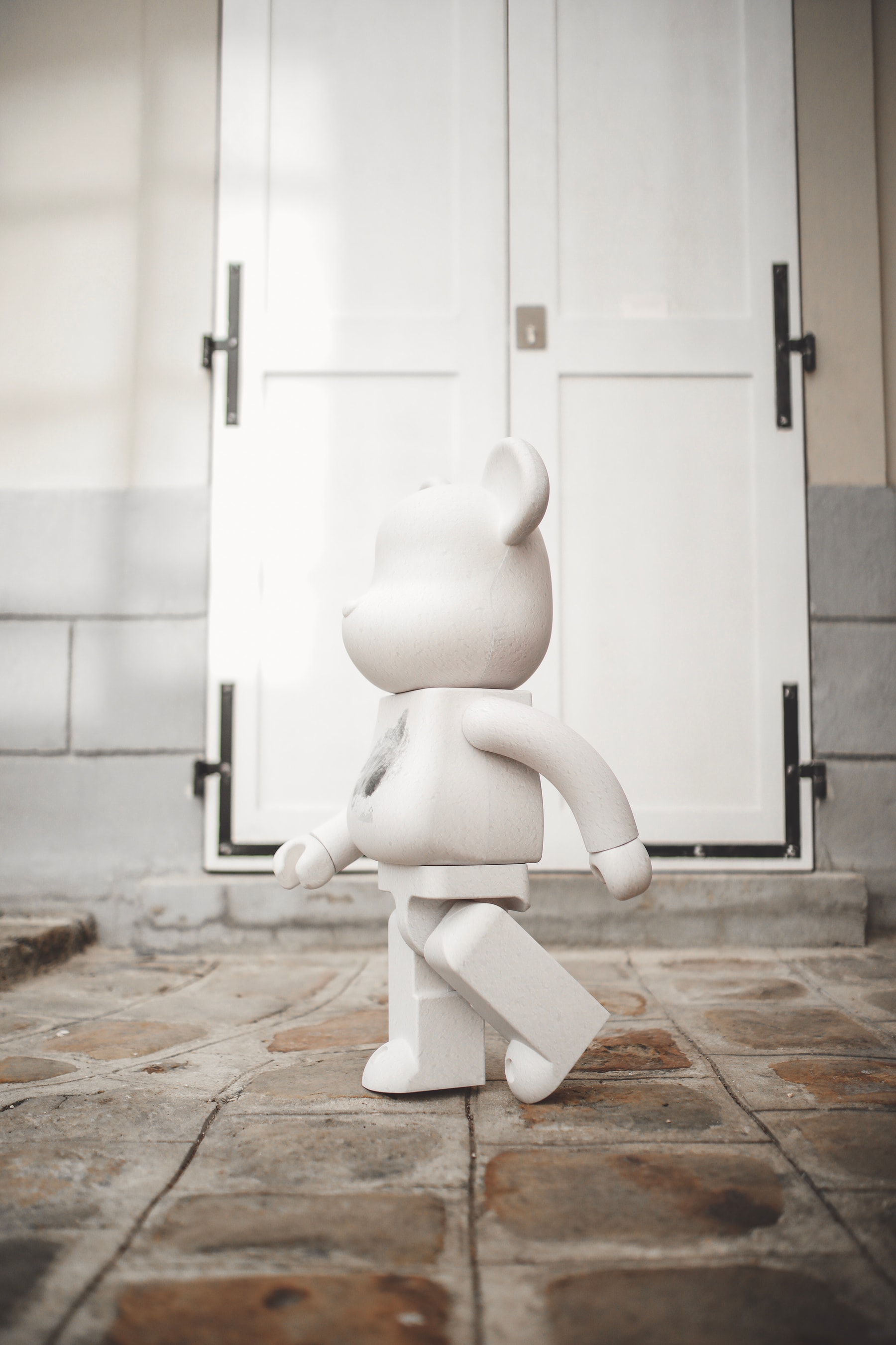 Voici où et quand acheter le bearbrick imaginé par Blackrainbow et Snarkitecture