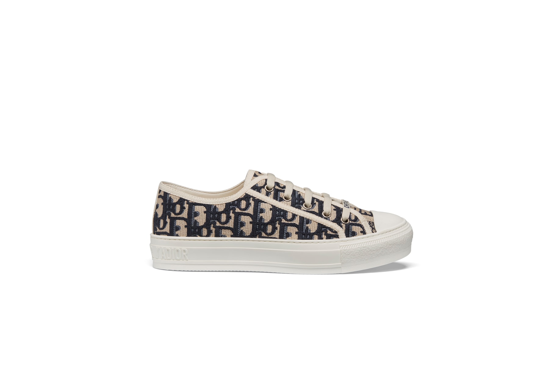 Dior lance son service de personnalisation sur ses sneakers Dior Oblique