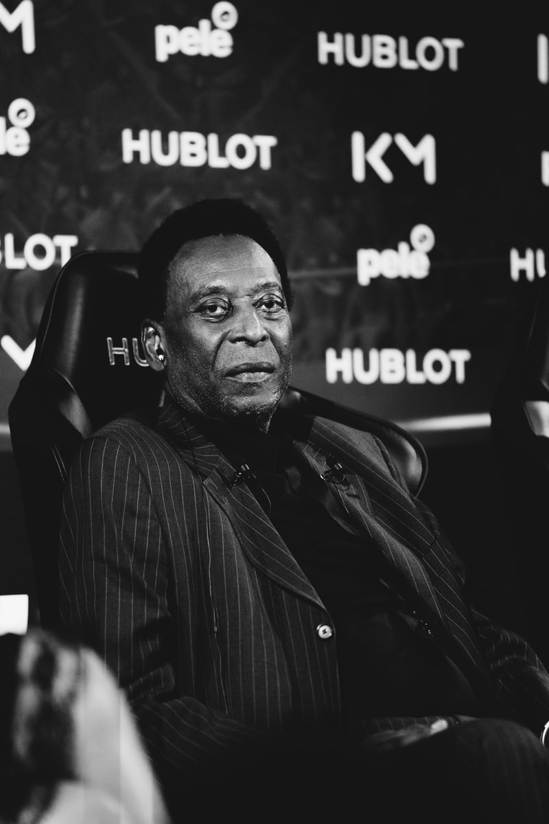 Mbappé rencontre Pelé : “J’ai pas arrêté de le toucher pour voir si c’était réel”