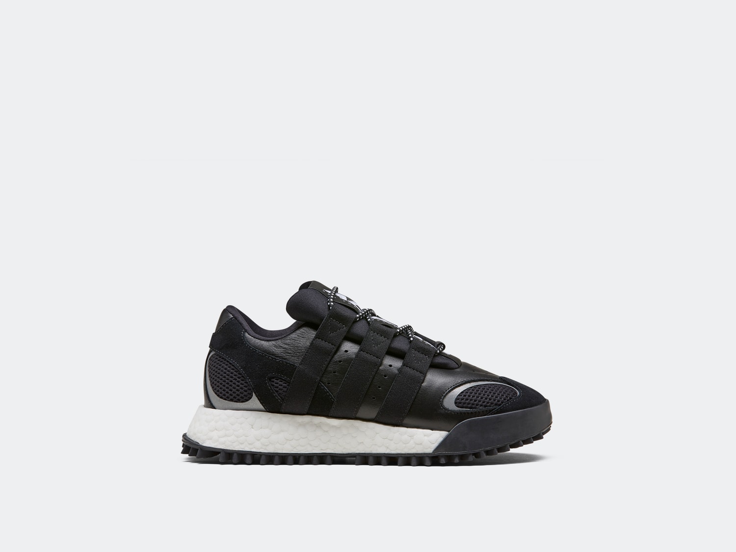 adidas et Alexander Wang dévoilent une collection avec des pièces unisexes et de nouvelles sneakers