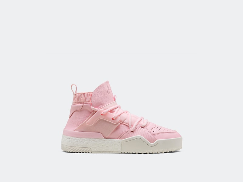 adidas et Alexander Wang dévoilent une collection avec des pièces unisexes et de nouvelles sneakers