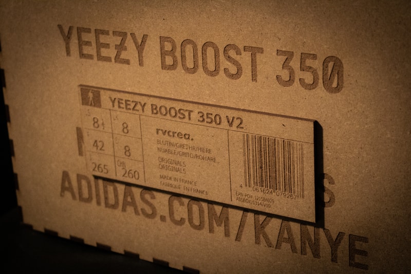 YEEZY : Un designer français imagine des boites en bois customisées pour ranger vos sneakers