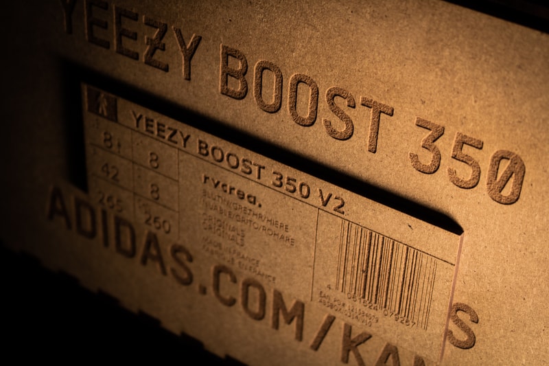 YEEZY : Un designer français imagine des boites en bois customisées pour ranger vos sneakers