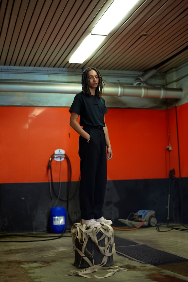 La nouvelle griffe française SILWET dit non aux collections et présente une première silhouette inspirée des skaters de République