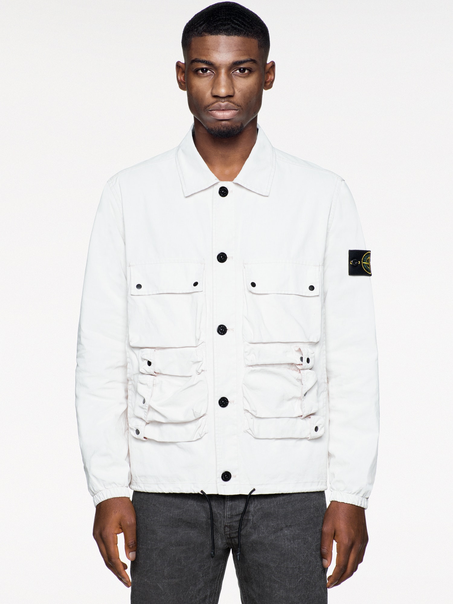 Stone Island lance sa nouvelle collection avec des pièces à l'esprit technique