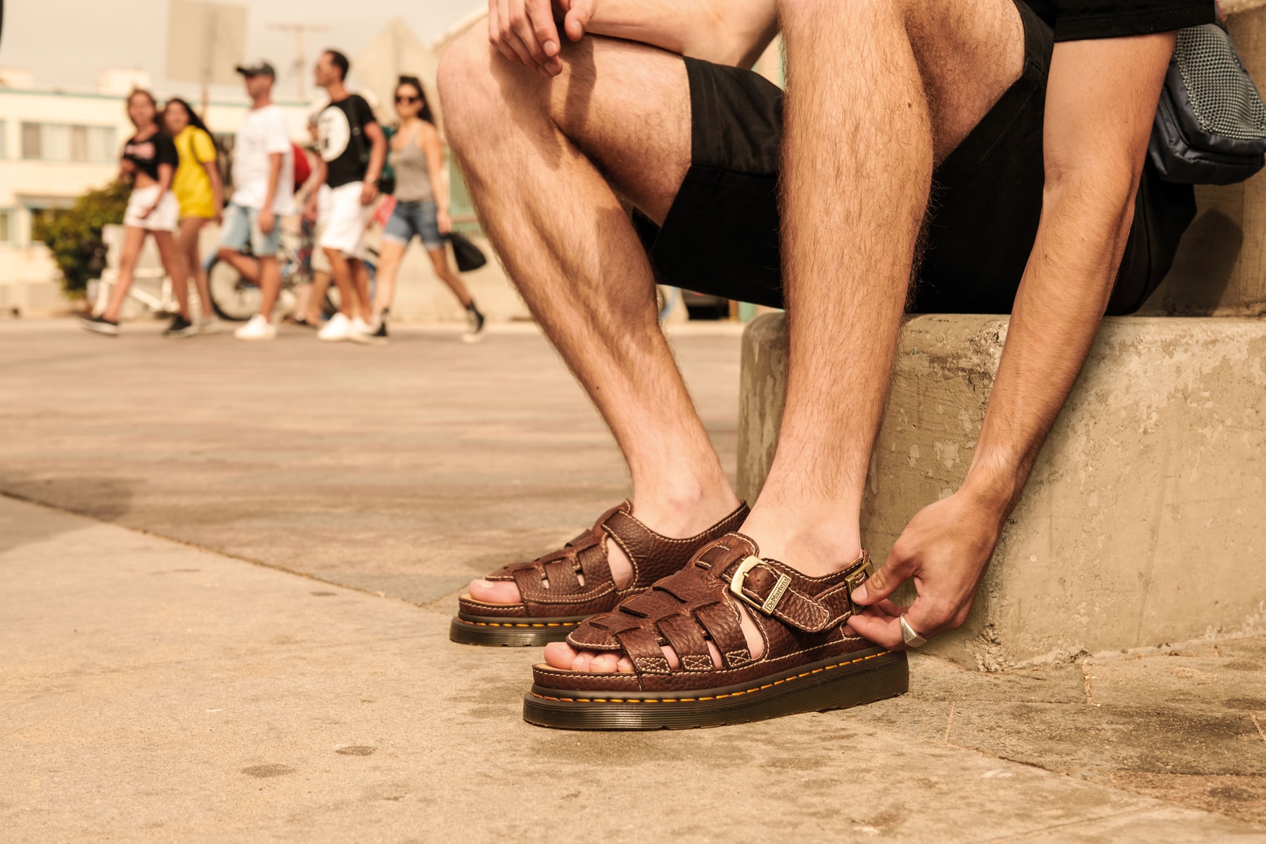 Lookbook des sandales Core de Dr. Martens
