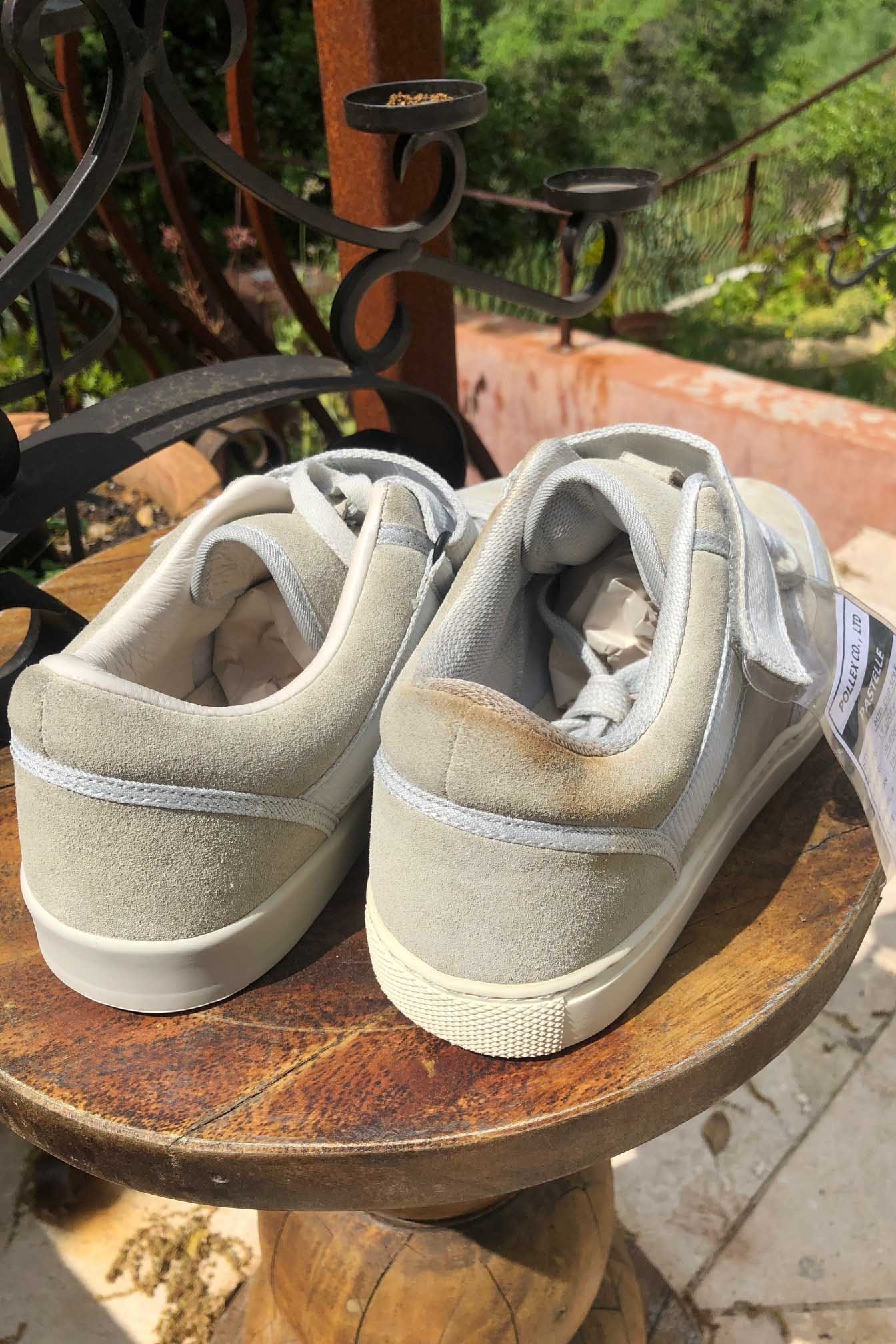 Kanye West sneaker pastelle unique sample 2009 