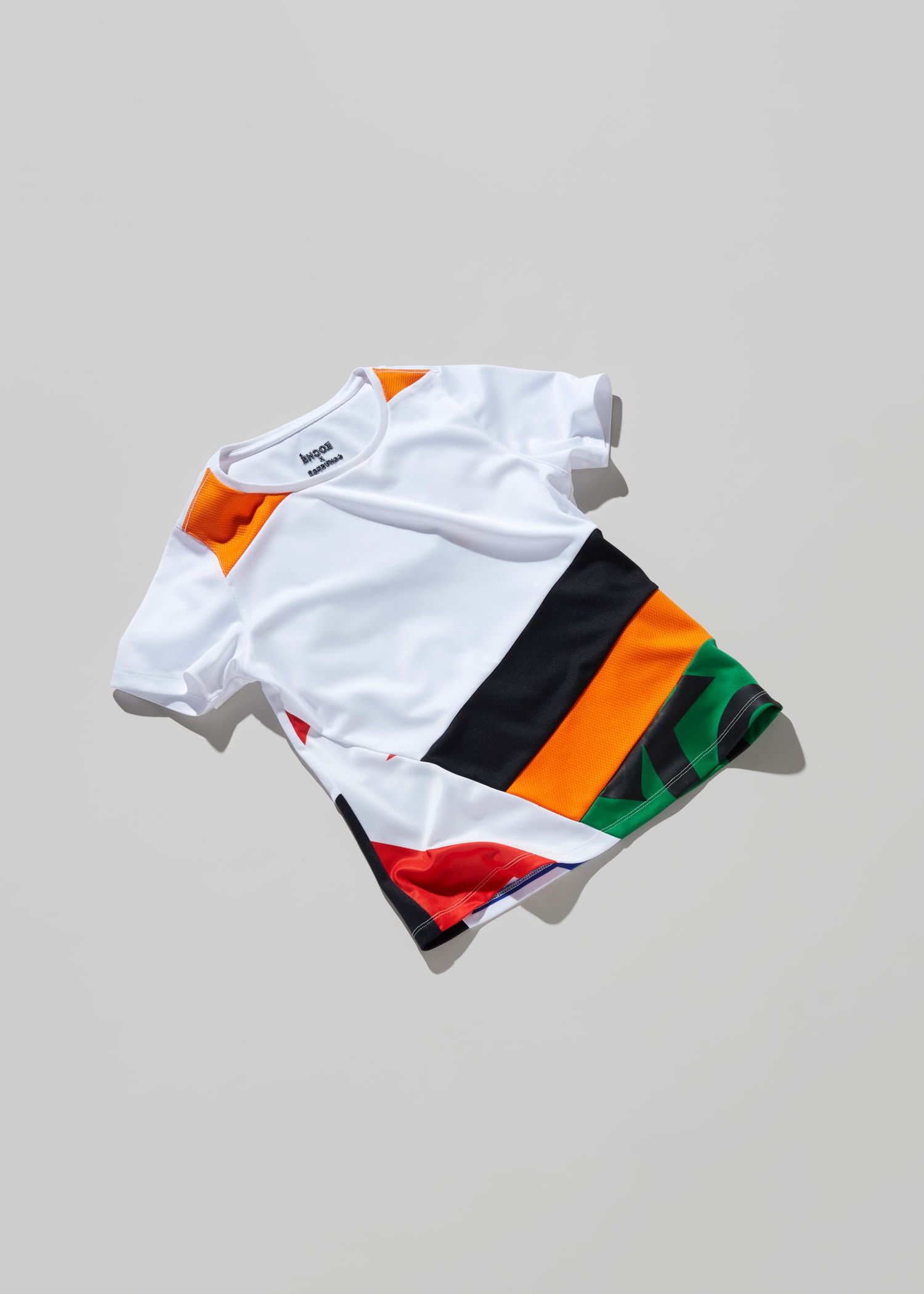 Photo de la collab KOCHÉ x Converse