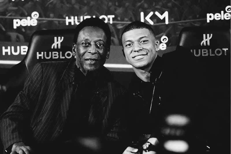 “J’ai pas arrêté de le toucher pour voir si c’était réel”, quand Kylian Mbappé rencontre Pelé - Images