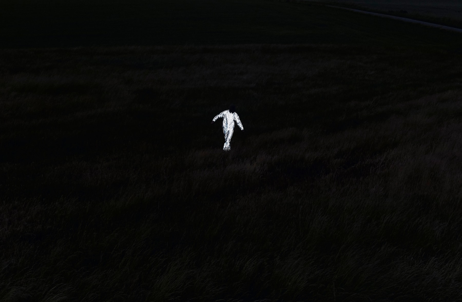 Rains explore de nouveau la lumière avec une nouvelle capsule "Enlightened"
