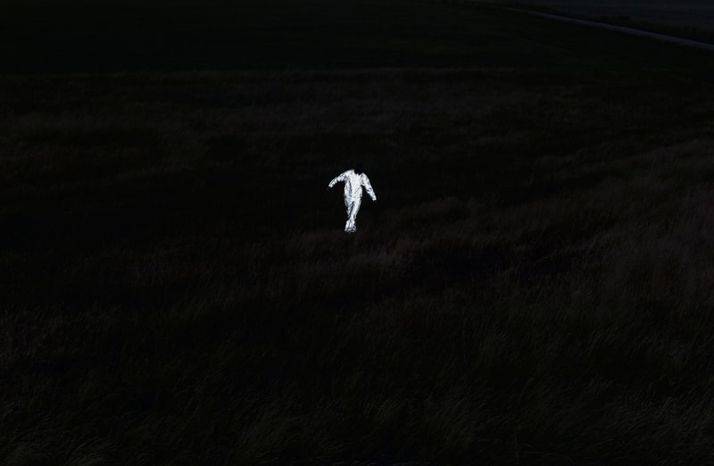 Rains explore de nouveau la lumière avec une nouvelle capsule "Enlightened"