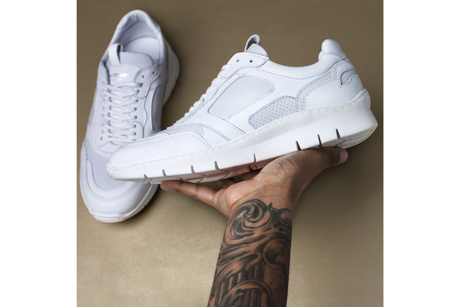 sneakers anamorphose studio superposition runner france photos sortie