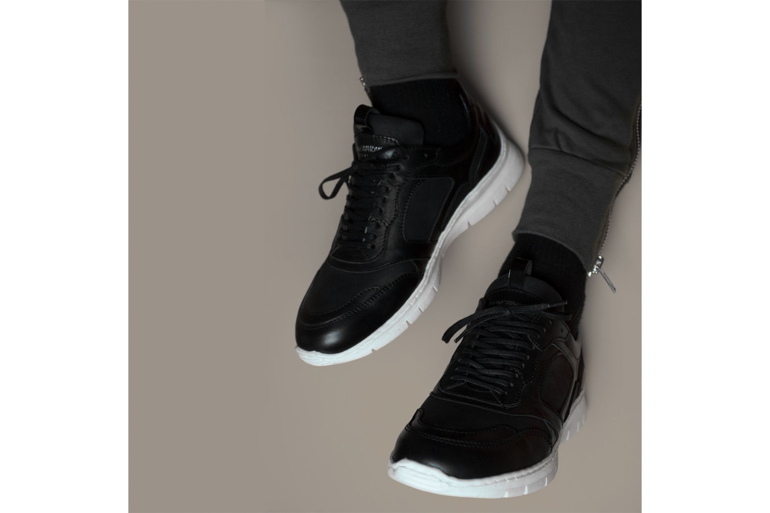 sneakers anamorphose studio superposition runner france photos sortie
